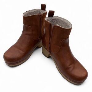 Universal Thread Brown Leather Shearling Ankle Booties